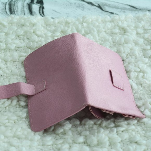 3/$30 - Pink Faux Leather Travel Jewelry Case‎ - Picture 4 of 5